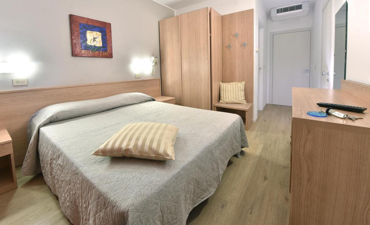 Hotel Meublè Nazionale Lignano Sabbiadoro Extérieur photo