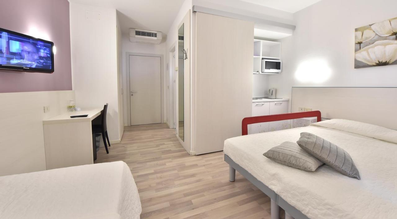 Hotel Meublè Nazionale Lignano Sabbiadoro Extérieur photo