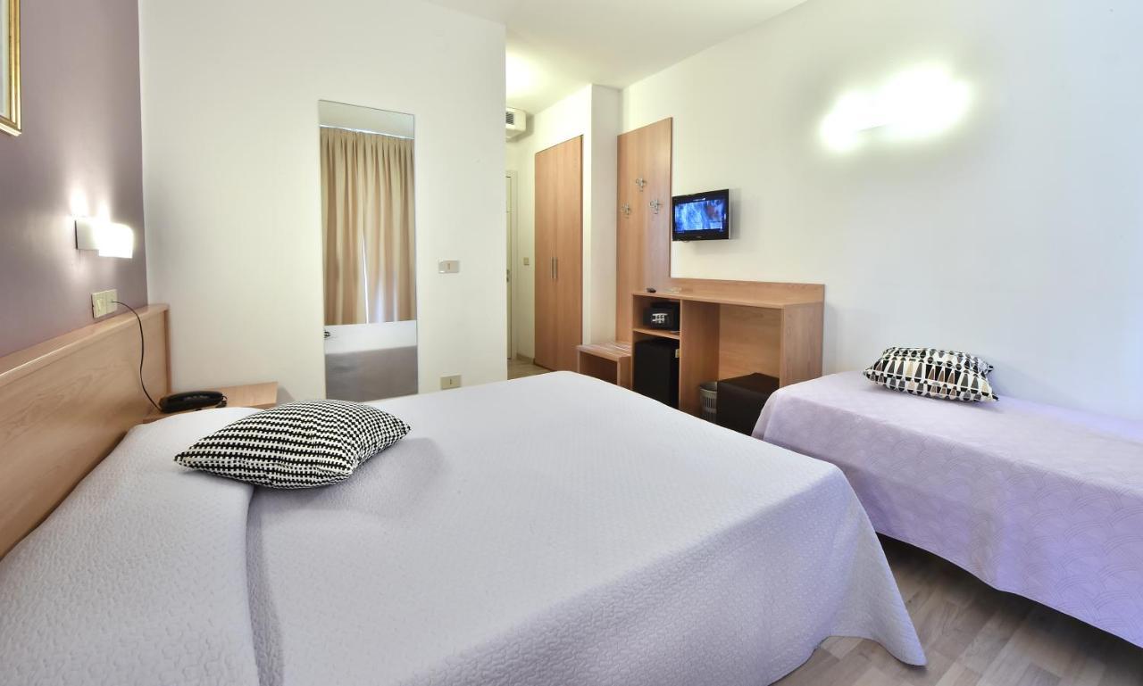 Hotel Meublè Nazionale Lignano Sabbiadoro Extérieur photo