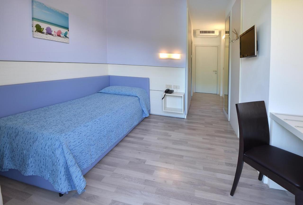 Hotel Meublè Nazionale Lignano Sabbiadoro Extérieur photo