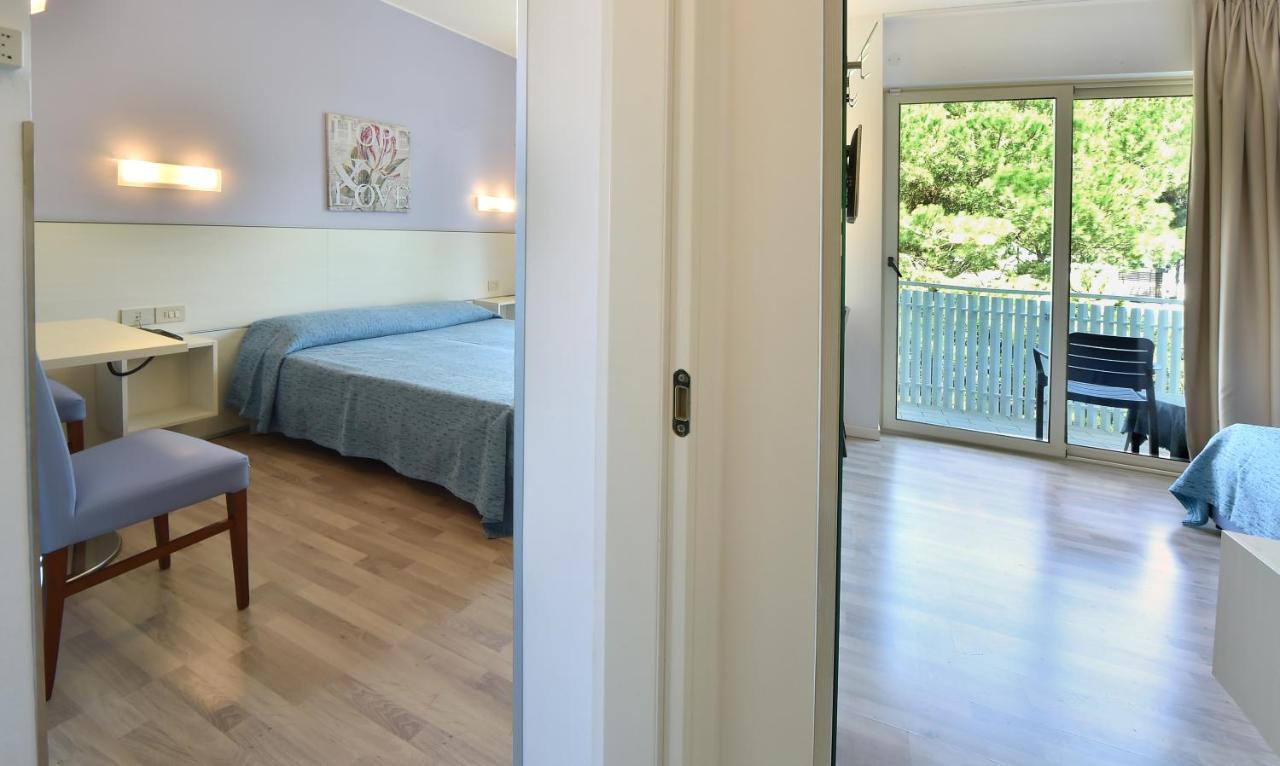 Hotel Meublè Nazionale Lignano Sabbiadoro Extérieur photo