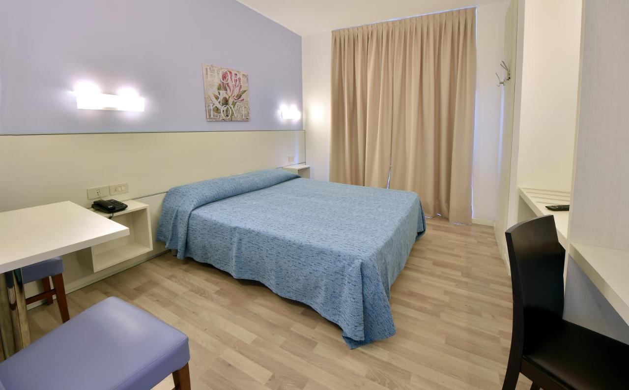 Hotel Meublè Nazionale Lignano Sabbiadoro Extérieur photo