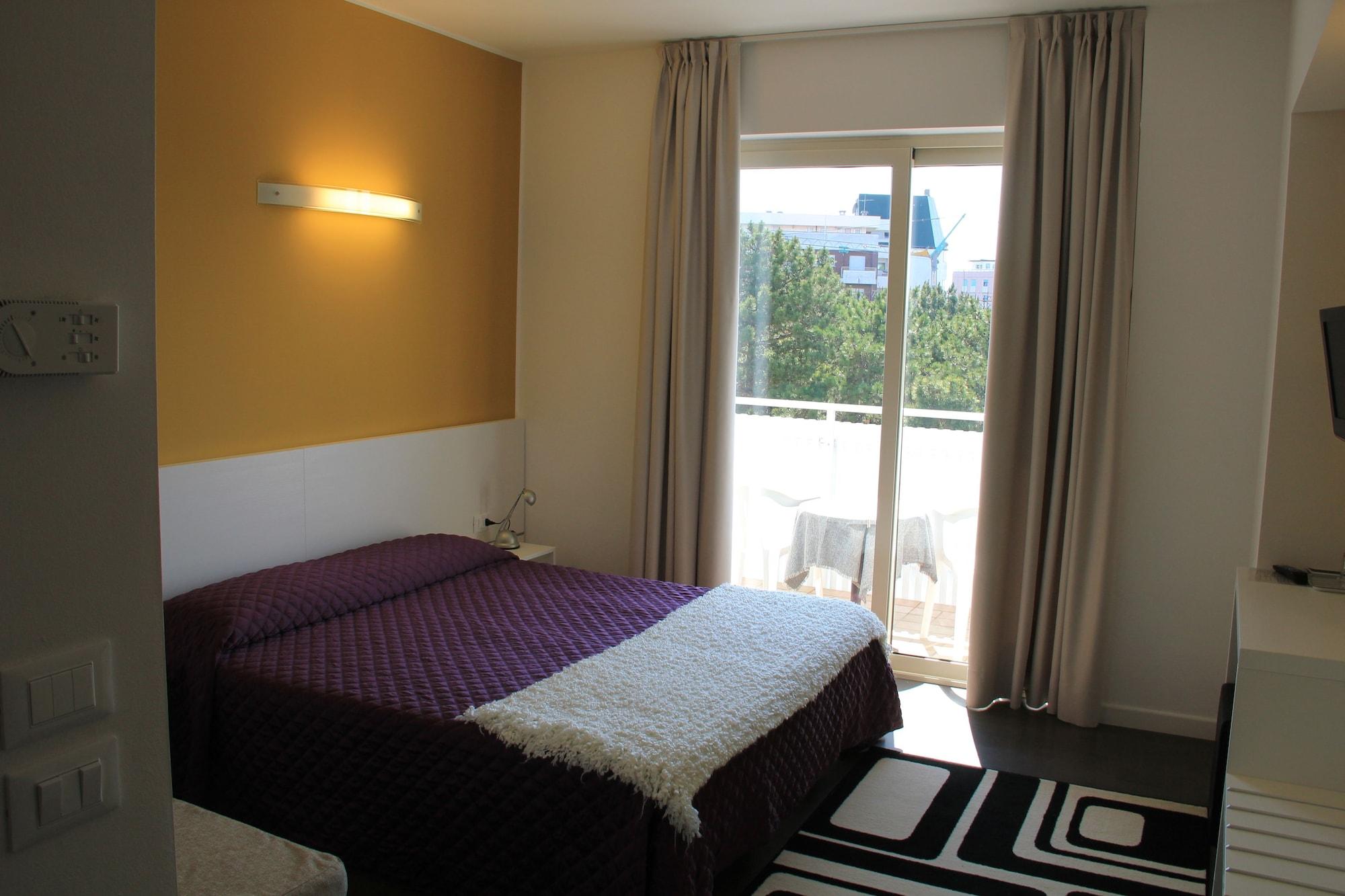 Hotel Meublè Nazionale Lignano Sabbiadoro Extérieur photo