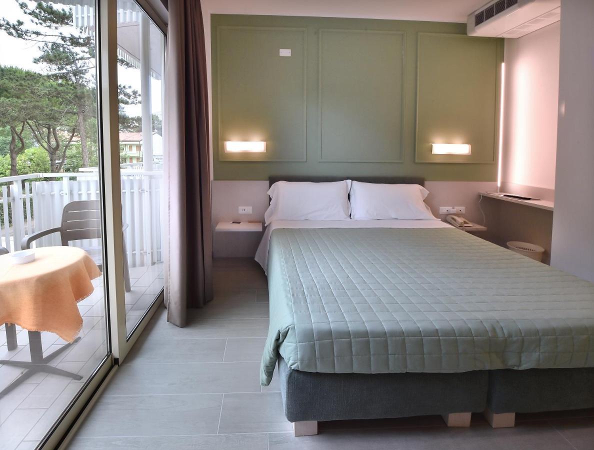 Hotel Meublè Nazionale Lignano Sabbiadoro Extérieur photo