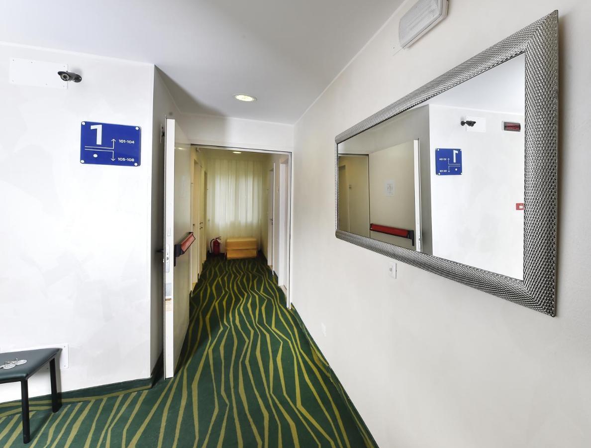 Hotel Meublè Nazionale Lignano Sabbiadoro Extérieur photo