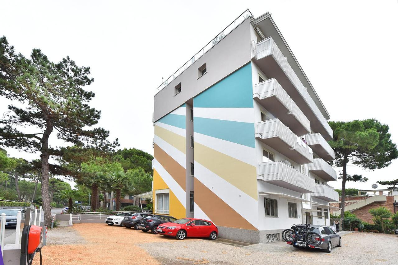 Hotel Meublè Nazionale Lignano Sabbiadoro Extérieur photo
